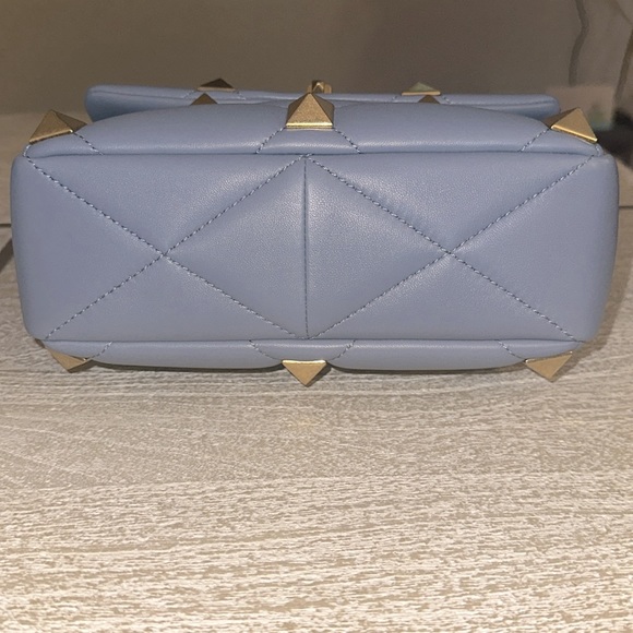 Valentino Medium Roman Stud Bag - Picture 4 of 7